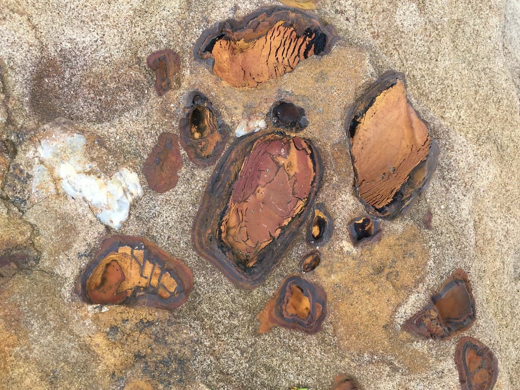 Sandstone oxidation