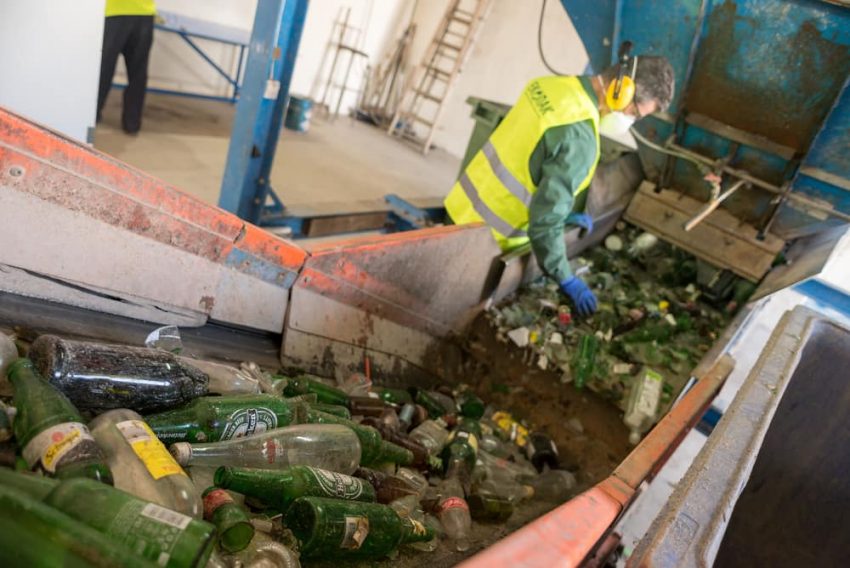 bottle recycling - sorting