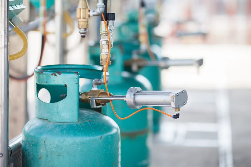 Examples of Natural and Artificial Fuels 2 liquefied petroleum gas - artificial fuel